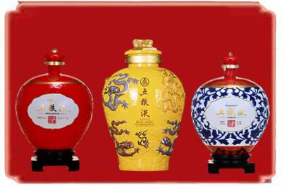 汕头南澳县烟酒回收五粮液各种摆件.jpg